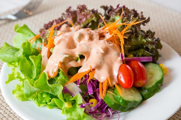 Summer Greens salad with Thousand Island dressing – BOMB SAUCE